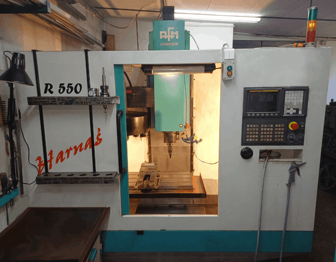 Frezarka CNC do obróbki metalu